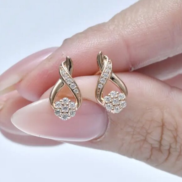 2ct Diamond 18K Gold Twisted Womens Earrings Soliatire Stud Style Ladies Jewelry - Picture 6 of 6